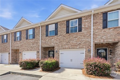 Come see this low-maintenance 2-bedroom townhome conveniently - photo 4
