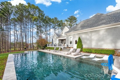 Gorgeous custom home loaded with luxury upgrades and exceptional - photo 8