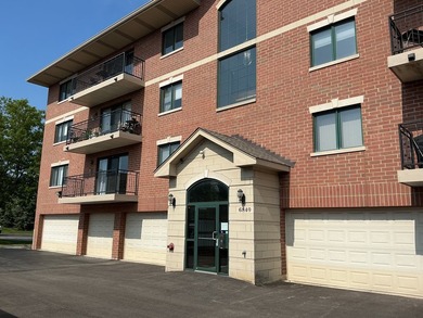 (private lake, pond, creek) Condo For Sale in Oak Forest Illinois