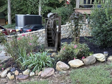 If you're looking for your own Little Gatlinburg, here it is! - photo 8