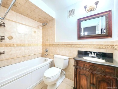 Spacious Updated Condo in a Convenient Prime Location in - photo 14