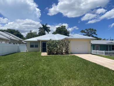 St. Lucie River Home For Sale in Palm City Florida