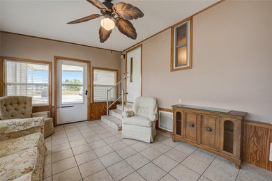 Welcome to Terra Ceia Manor, a quaint 55+ manufactured home - photo 22