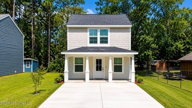 Move-in ready 3-bedroom home built in 2024! This well-maintained - photo 1