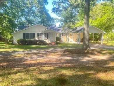 ESTATE SALE! 4BR 3BA Ranch situated perfectly on an absolutely - photo 2