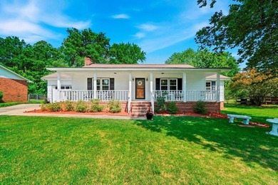 This beautiful 3-bedroom, 2-bathroom home combines classic charm - photo 1