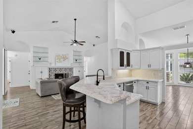 Beautiful and spacious POOL home with newer roof. This - photo 11
