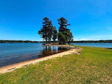 Searching for a lakeside getaway that hits all the high notes - photo 2
