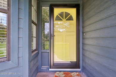 Welcome home to this beautifully renovated 3-bedroom, 2-bathroom - photo 4