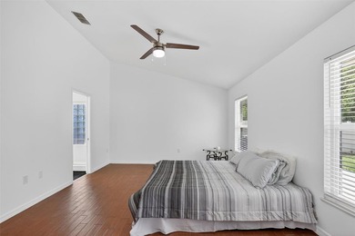 Beautiful and spacious POOL home with newer roof. This - photo 17