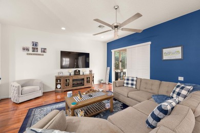 Welcome to this beautifully maintained single-family home - photo 10