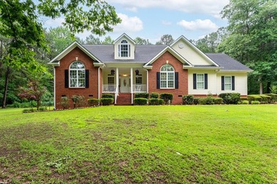 LOCATION, LOCATION! Enjoy quiet, country living in this - photo 1