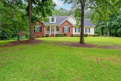 LOCATION, LOCATION! Enjoy quiet, country living in this - photo 2