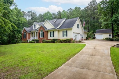 LOCATION, LOCATION! Enjoy quiet, country living in this - photo 4
