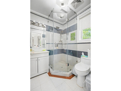 Experience refined luxury in this extraordinary custom lakefront - photo 32