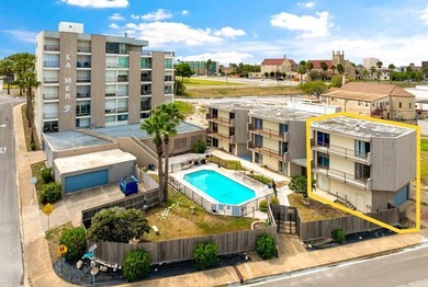Experience the Best of Condo Living in Downtown Corpus Christi! - photo 1