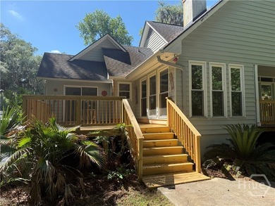 This Landings house has amazing potential to renovate. There are - photo 5
