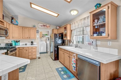 One of the nicest 55+ mobile home parks in the area! Live 4 - photo 7