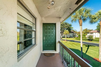 Completely renovated, light-filled second-floor condo offering - photo 4