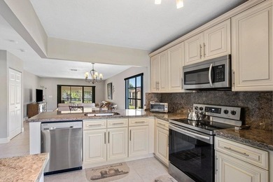 Completely renovated, light-filled second-floor condo offering - photo 8