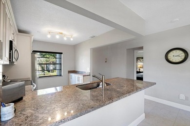 Completely renovated, light-filled second-floor condo offering - photo 9