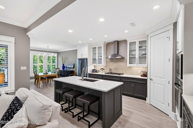 Welcome to this home where LUXURY meets LIFESTYLE!! Convenient - photo 9
