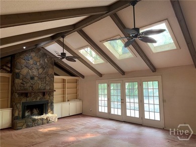 Very spacious and terrific floor plan at the Landings needing - photo 9