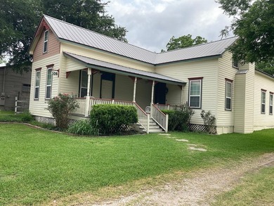 Lake Fayette Home For Sale in Fayetteville Texas