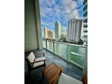 Wake up to water views and natural light pouring through 20-foot