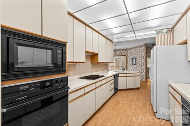 Welcome to this beautiful home in the sought-after Corbin Hills - photo 15