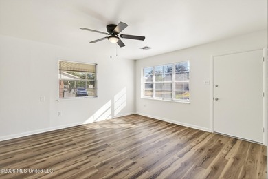 WOW !!! CHECK OUT THE NEW PRICE ON THIS CUTIE. RECENTLY UPDATED - photo 5