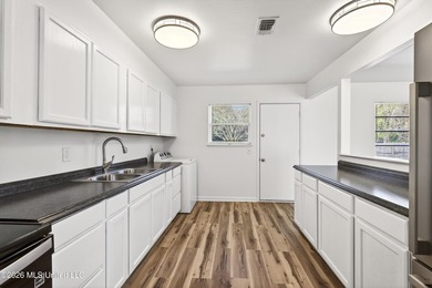 WOW !!! CHECK OUT THE NEW PRICE ON THIS CUTIE. RECENTLY UPDATED - photo 10
