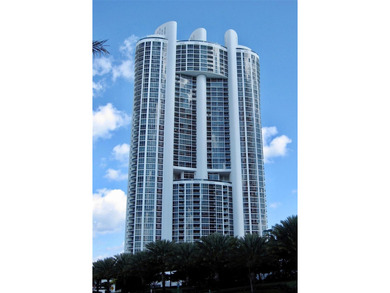 A light-filled residence perched high above one of South - photo 1