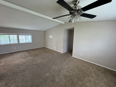 Welcome home to this well-maintained 3 bedroom, 2 bathroom - photo 4
