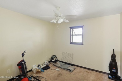 Welcome home to this spacious 4-bedroom, 2.5-bath ranch-style - photo 7