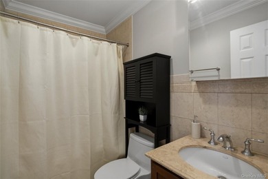 Turn-Key, Bright End Unit Townhome with private garage - Just a - photo 13
