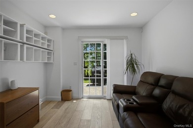 Turn-Key, Bright End Unit Townhome with private garage - Just a - photo 15