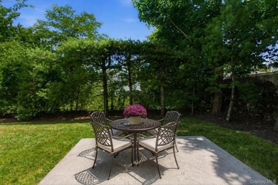 Turn-Key, Bright End Unit Townhome with private garage - Just a - photo 16