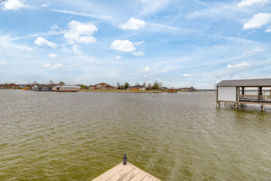 Luxury Lakehouse Living - photo 11