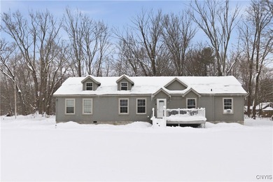 Oneida Lake Home For Sale in Constantia New York