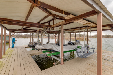 Luxury Lakehouse Living - photo 10