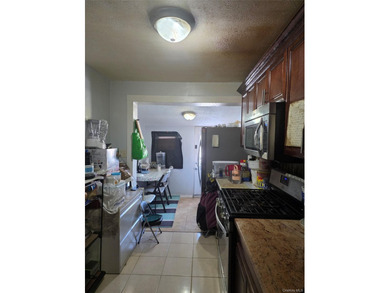 Prime location of South Jamaica . Beautiful Fully Renovated 3 - photo 5