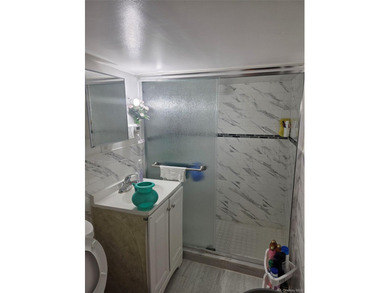 Prime location of South Jamaica . Beautiful Fully Renovated 3 - photo 6