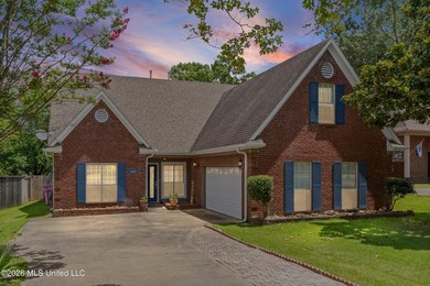A Move-In Ready Gem in Pinehurst! This well-maintained 3-bedroom - photo 2