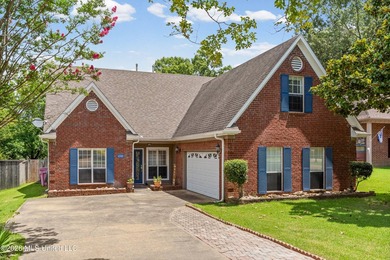 A Move-In Ready Gem in Pinehurst! This well-maintained 3-bedroom - photo 3