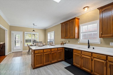 A Move-In Ready Gem in Pinehurst! This well-maintained 3-bedroom - photo 6
