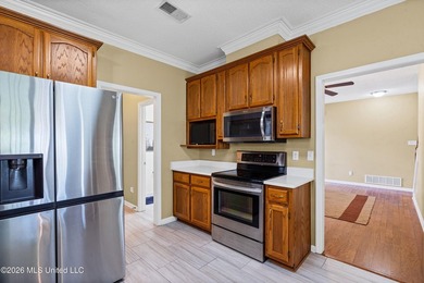 A Move-In Ready Gem in Pinehurst! This well-maintained 3-bedroom - photo 7