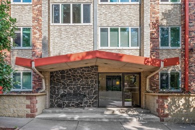 SELLER WILL PAY ONE FULL YEAR OF HOA FEES! Welcome to this - photo 4