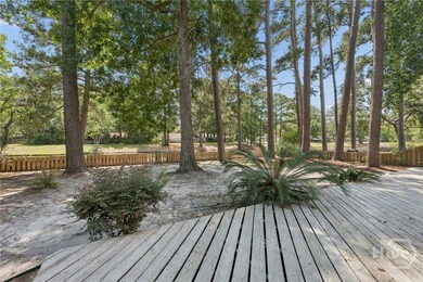 Welcome to Kings Grant! This beautiful 3-bedroom, 2.5-bath home - photo 4