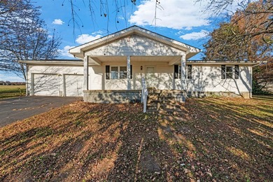 Lake Home For Sale in Glasgow, Kentucky